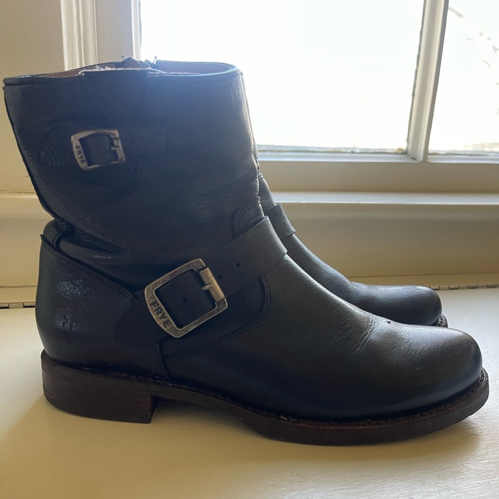 Sz 9.5 Frye black leather moto biker boots booties